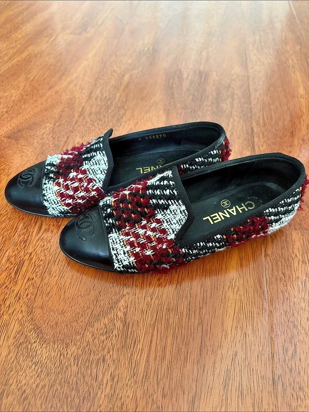 Chanel Tweed Houndstooth Flats Black & Red EU 36C